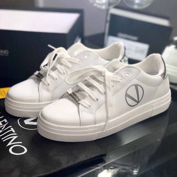 NEW! RARE Valentino Leather Low Top White Sneaker - Picture 8 of 8